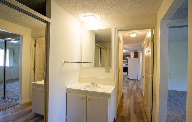 2 beds, 2 baths, $1,595, Unit 9132