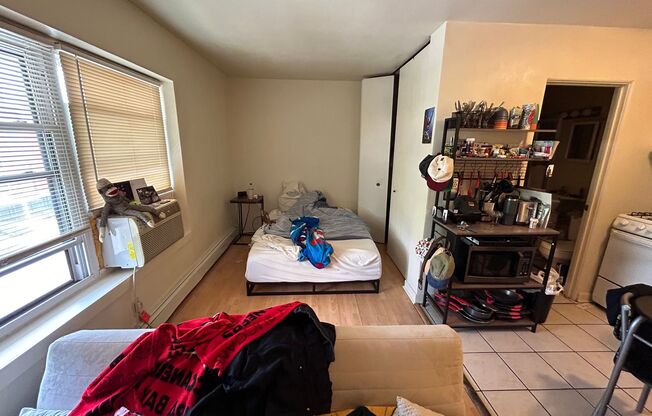 Studio, 1 bath, $750, Unit 322