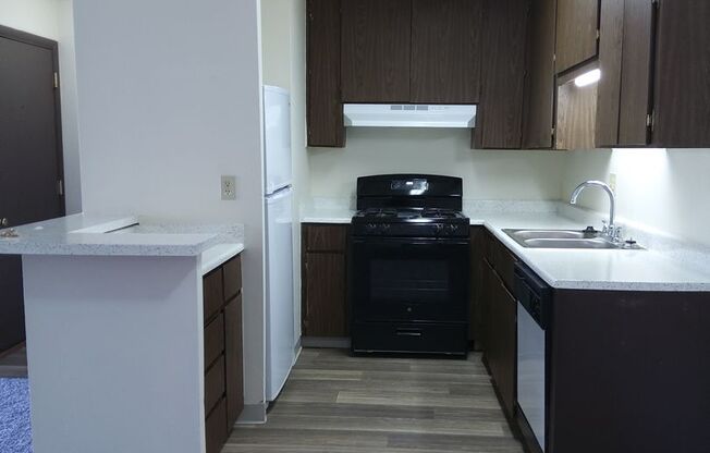 1 bed, 1 bath, 753 sqft, $959, Unit 3650B  Building # 8