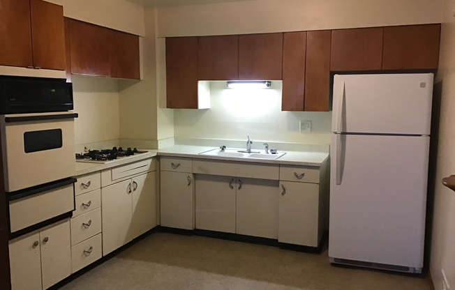7101-7105 W Appleton Ave