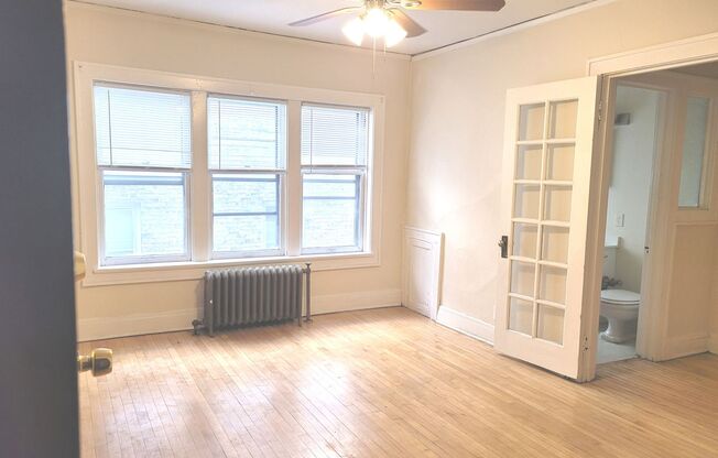 Studio, 1 bath, $875, Unit 25