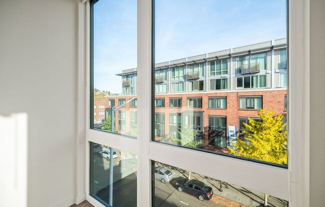 1 bed, 1 bath, 585 sqft, $1,715, Unit 515