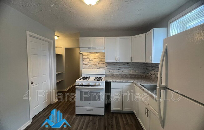 1311 E COLUMBUS DR