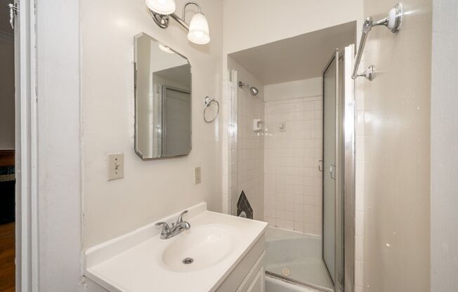 3 beds, 2 baths, $2,495, Unit 2365 5