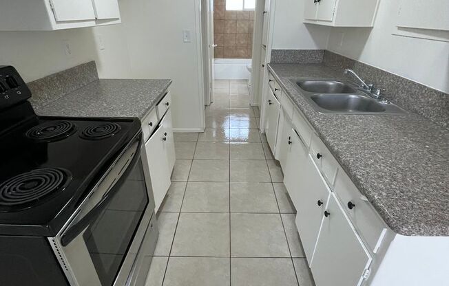 179 E Ralston