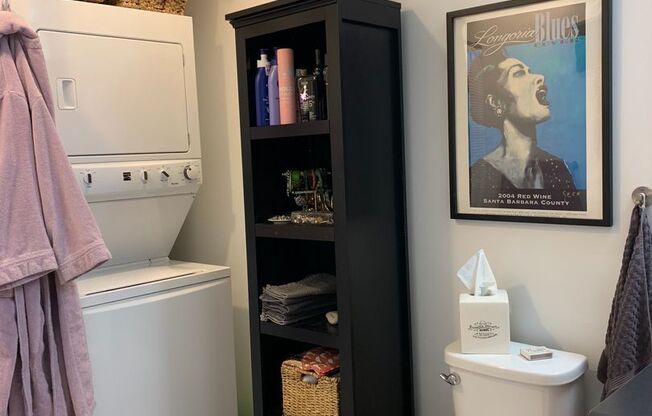 Studio, 1 bath, 650 sqft, $1,160, Unit 414