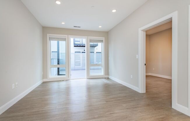 3 beds, 2 baths, 1,130 sqft, $4,800, Unit Unit 204