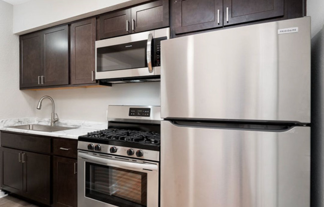 1 bed, 1 bath, 615 sqft, $975, Unit 116-100