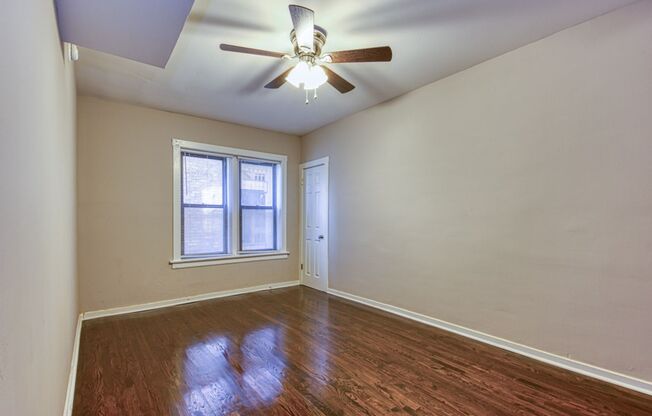 2 beds, 1 bath, $1,209, Unit 7123 #3