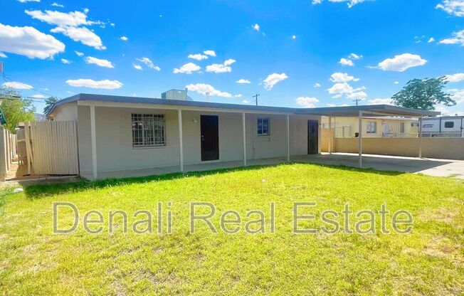 2321 E LYNNE LN