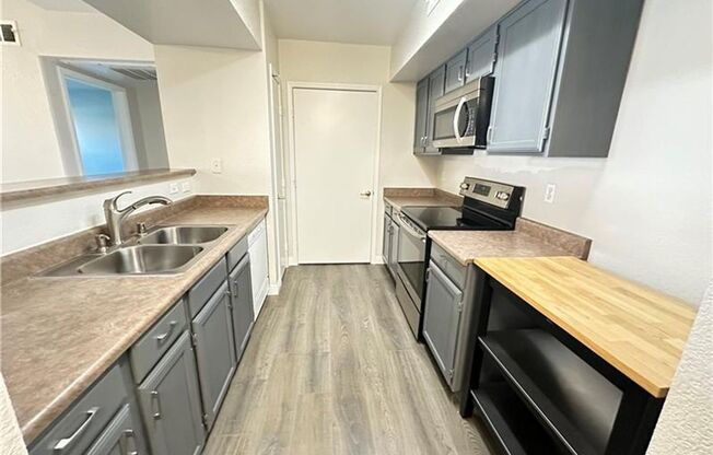 1 bed, 1 bath, $1,250, Unit #2007