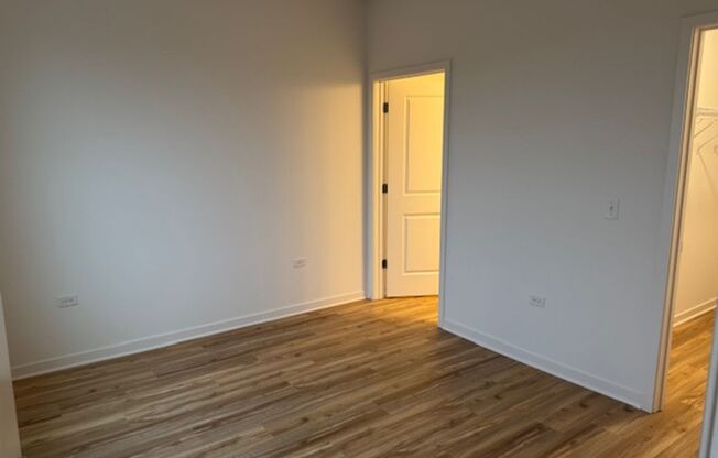 2 beds, 2 baths, 1,010 sqft, $2,495, Unit 4800 157th Street - 324