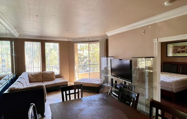 2 beds, 2 baths, $2,000, Unit # 334