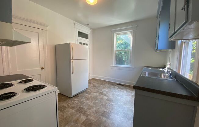 1 bed, 1 bath, 950 sqft, $1,150