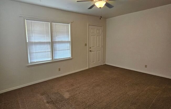 2 beds, 1 bath, $1,200