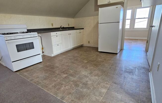 1 bed, 1 bath, 600 sqft, $500