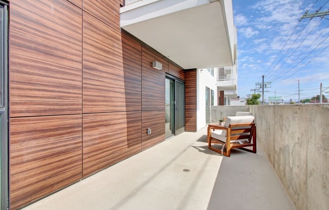 2 Bed Balconies facing the street