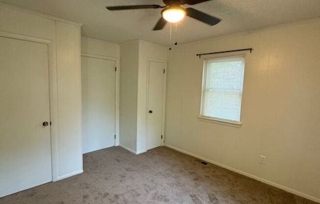 3 beds, 1 bath, $1,250