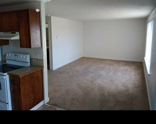 2 beds, 1 bath, $1,499, Unit 3