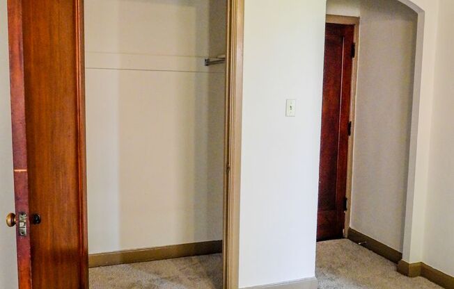 1 bed, 1 bath, 560 sqft, $855, Unit 55-21