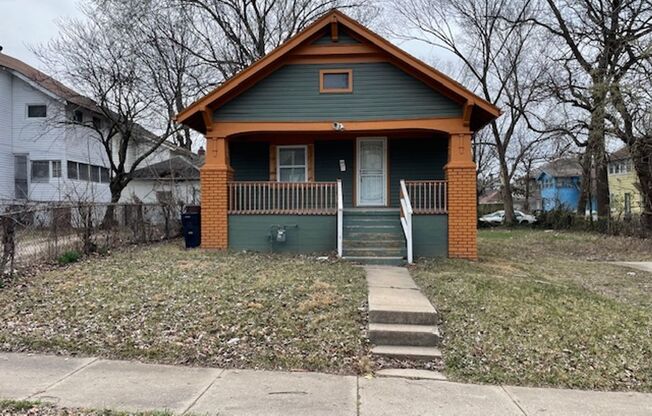 3bd/1ba Home, Large Yard!!