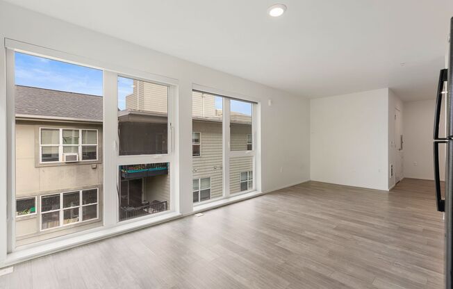 Studio, 1 bath, 305 sqft, $1,325, Unit 607