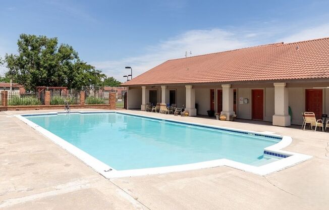 2 beds, 2 baths, 1,140 sqft, $950, Unit 402-8901