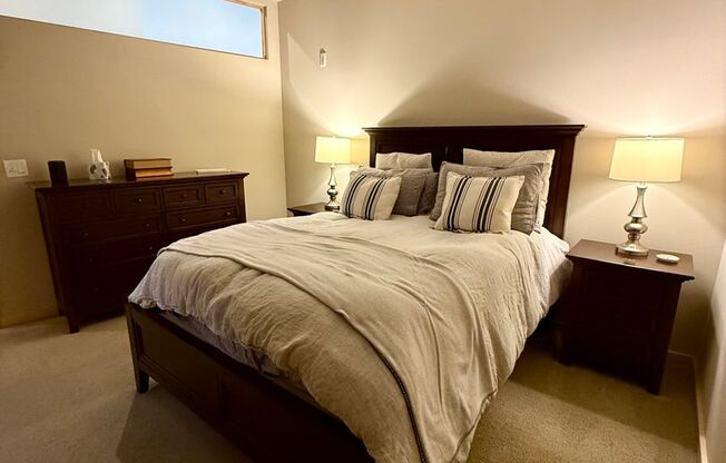 1 bed, 1.5 baths, 1,022 sqft, $1,950, Unit 402