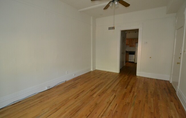 Lincoln Park / DePaul - 2 Bed / 1 Bath - In-Unit Laundry