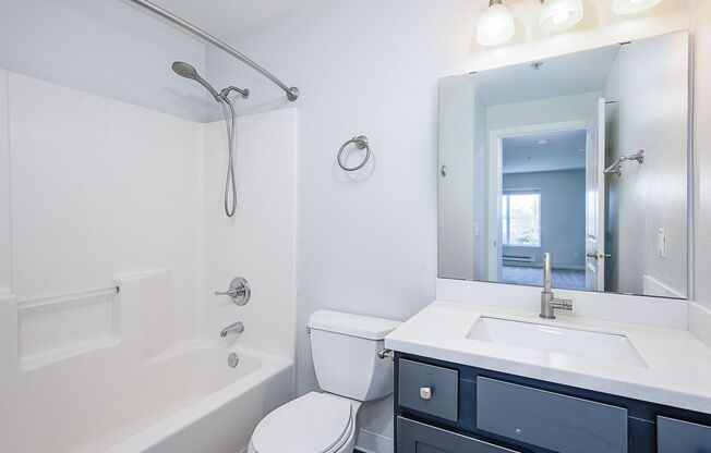 2 beds, 2 baths, 865 sqft, $2,350, Unit 2-204