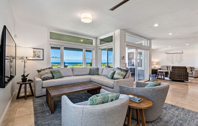 Hawaii Life Presents Hale Maluhia Beachfront Luxury 3 bedroom 3.5 Bath