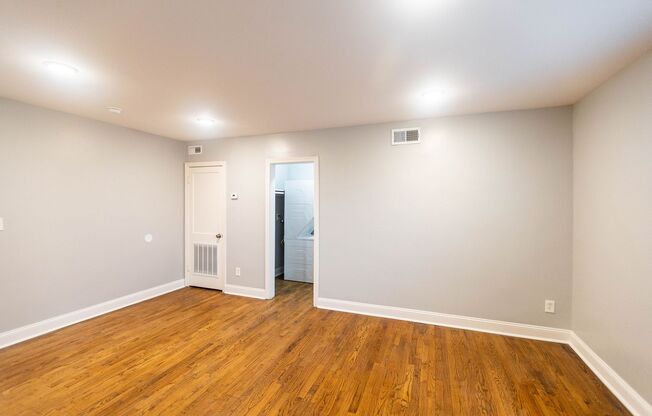 Studio, 1 bath, 405 sqft, $895, Unit 107