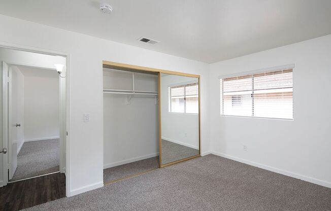 2 beds, 1 bath, 887 sqft, $2,595, Unit 56