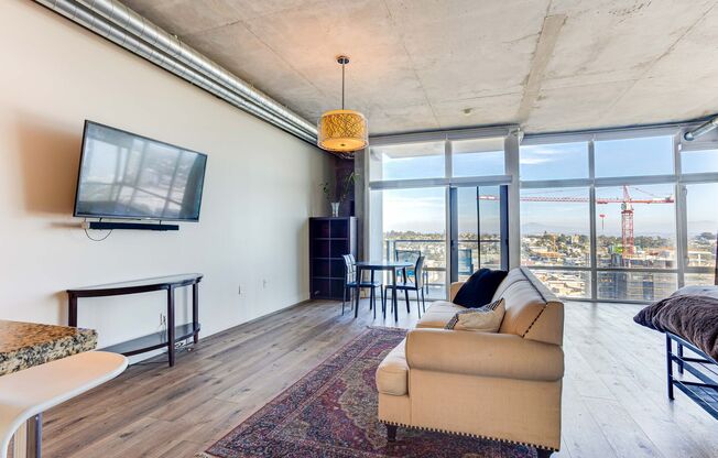 Stunning 16th-Floor Smart Corner Loft with Breathtaking Views