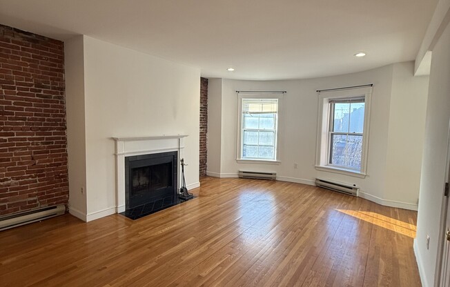 2 beds, 1 bath, $3,600, Unit 3