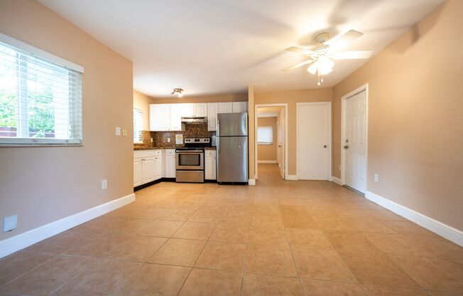 1 bed, 1 bath, 700 sqft, $1,500, Unit Rear