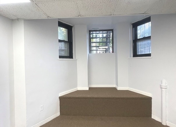 2 beds, 1 bath, 700 sqft, $3,200, Unit G3