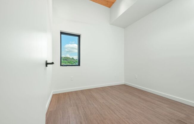 2 beds, 2 baths, 1,021 sqft, $2,122, Unit 302