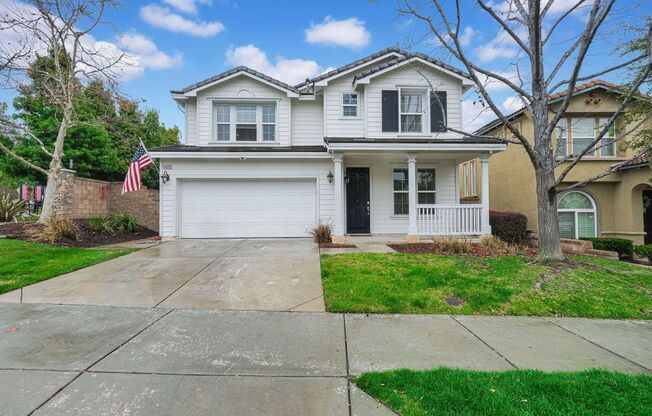 Spacious 2-Story 3-Bedroom Home in Chapman Heights' Aberdeen HOA!