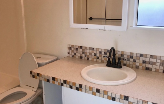 2 beds, 1 bath, 820 sqft, $1,525, Unit 1647A