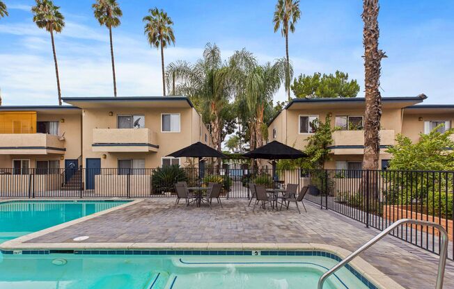 Tarzana Court Apartments