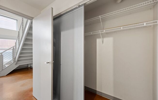 Studio, 1 bath, 393 sqft, $1,750, Unit 604