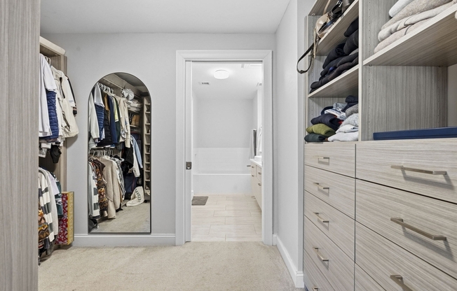 1 bed, 1.5 baths, 926 sqft, $3,975, Unit 309