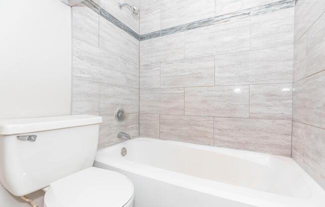 1 bed, 1 bath, 698 sqft, $940