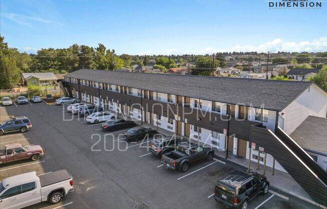 1 bed, 1 bath, 303 sqft, $975, Unit Unit 108