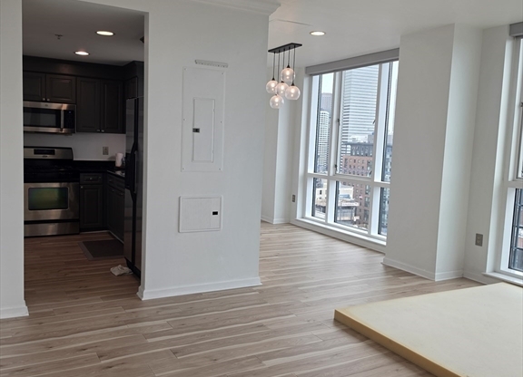 1 bed, 1 bath, 750 sqft, $4,000, Unit 2205
