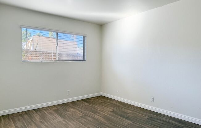 2 beds, 1.5 baths, $2,195, Unit 5