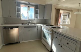 2 beds, 1 bath, 1,176 sqft, $1,750, Unit Heenan 1110