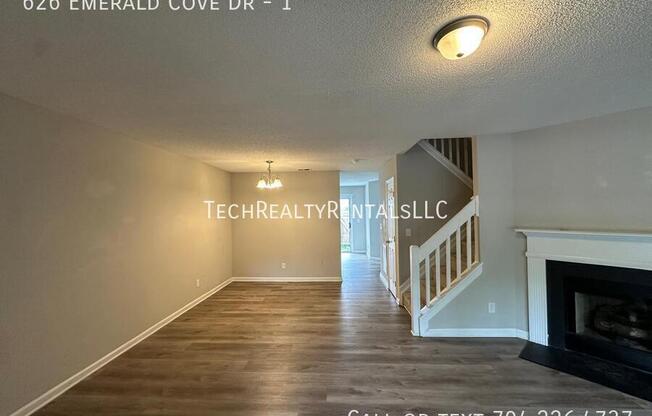 626 EMERALD CV DR