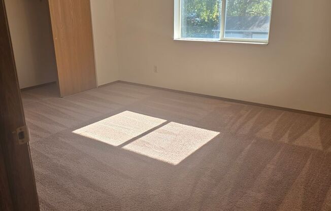 2 beds, 1 bath, 856 sqft, $1,269, Unit PL   7302